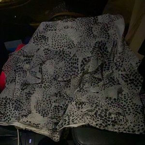 Super Adorable mini skirt 🌷